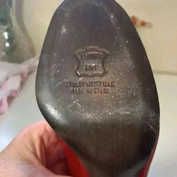 Stuart Weitzman, candy apple red heels with peep toe, 7 1/2 narrow - Picture 5 of 13